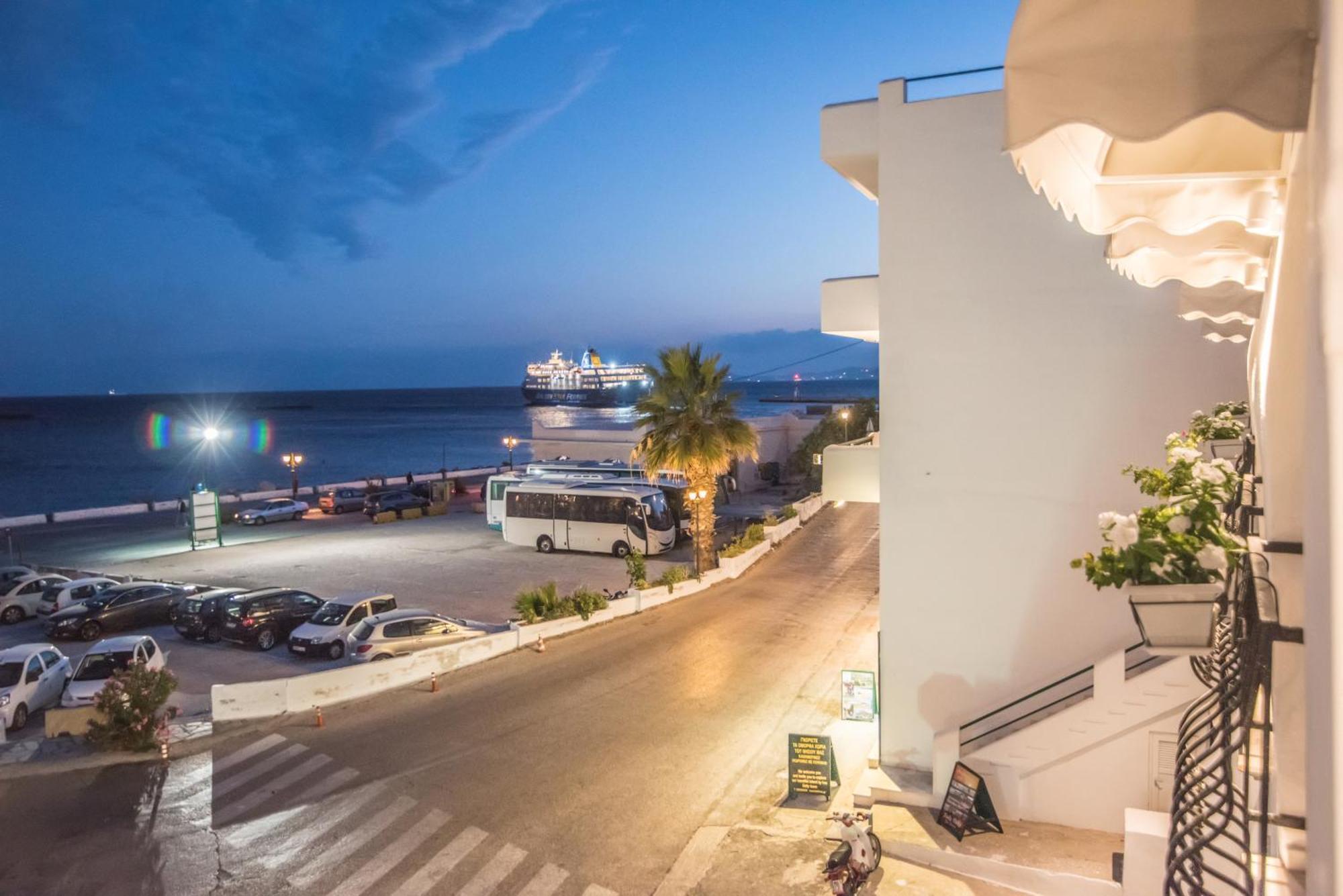 Fratelli Family Rooms Tinos Bagian luar foto